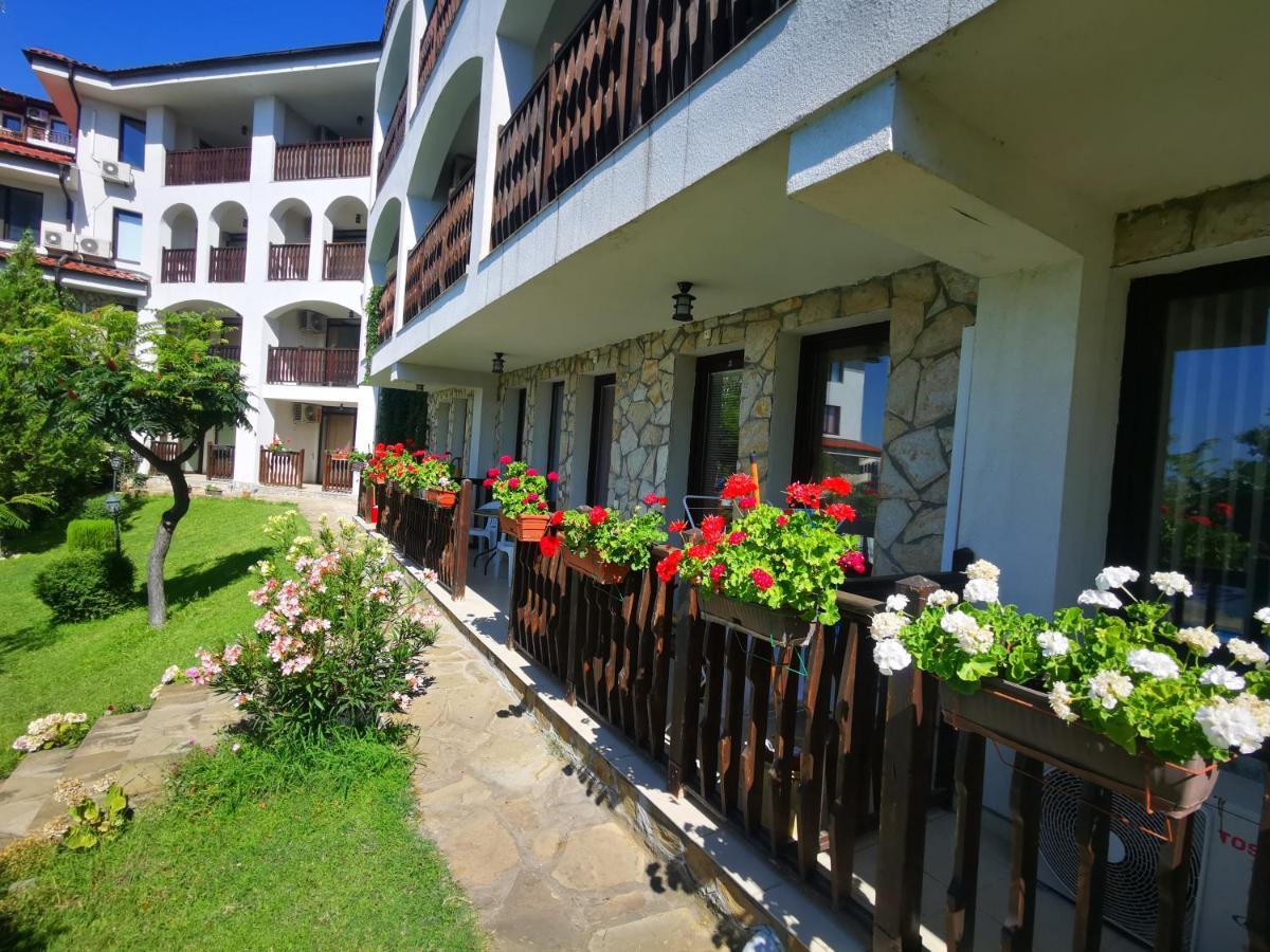 Marina Delfin Apartments - Top Location & Pet Friendly Свети-Влас Экстерьер фото