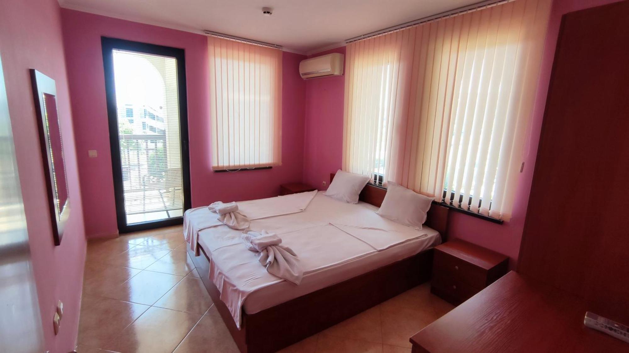 Marina Delfin Apartments - Top Location & Pet Friendly Свети-Влас Экстерьер фото