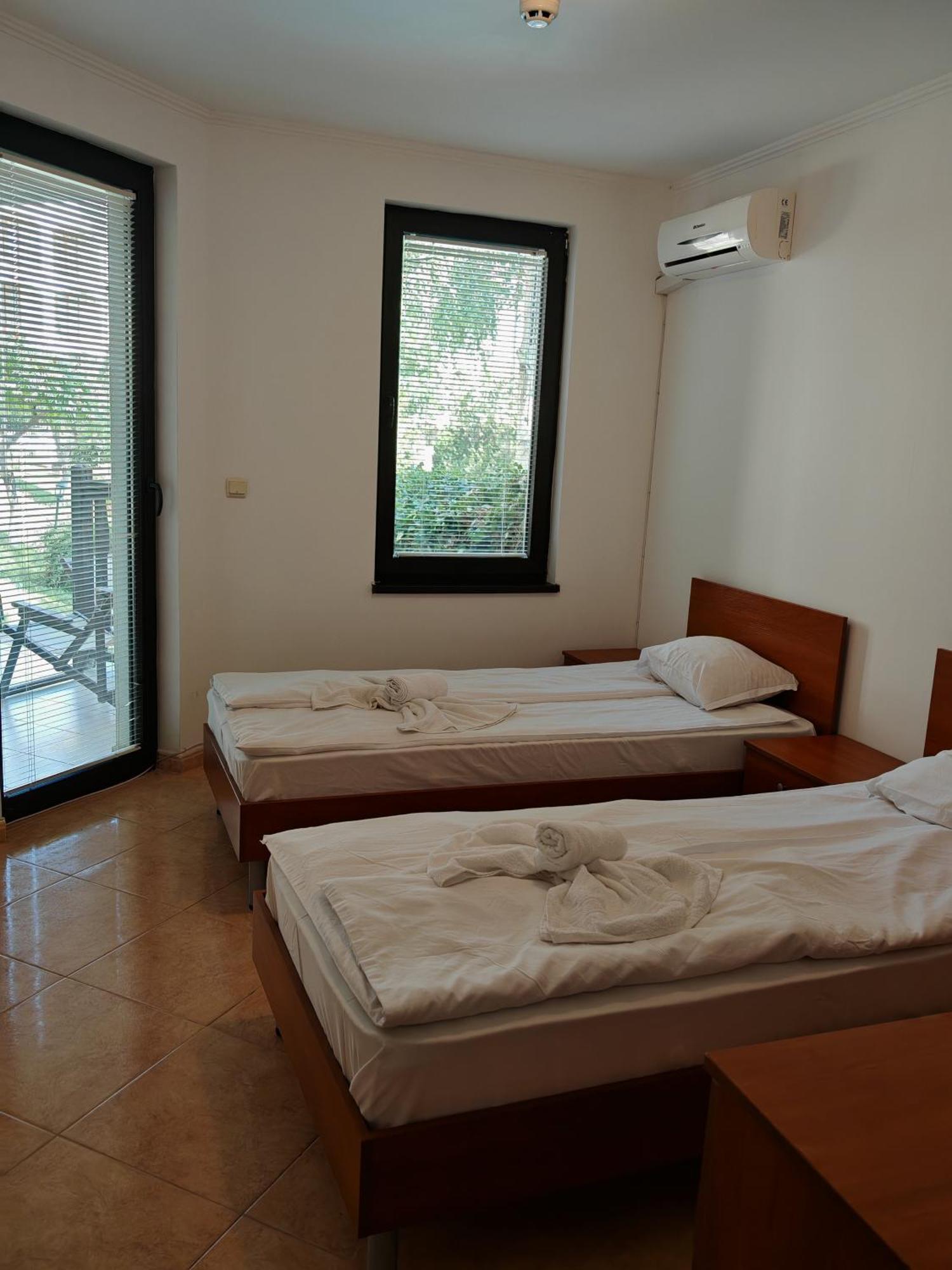 Marina Delfin Apartments - Top Location & Pet Friendly Свети-Влас Экстерьер фото