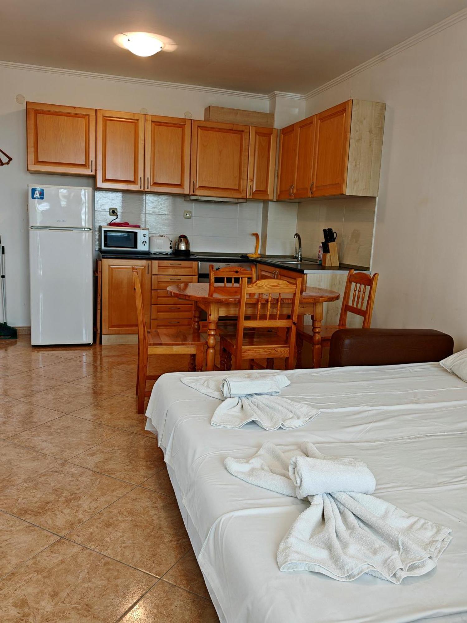 Marina Delfin Apartments - Top Location & Pet Friendly Свети-Влас Экстерьер фото