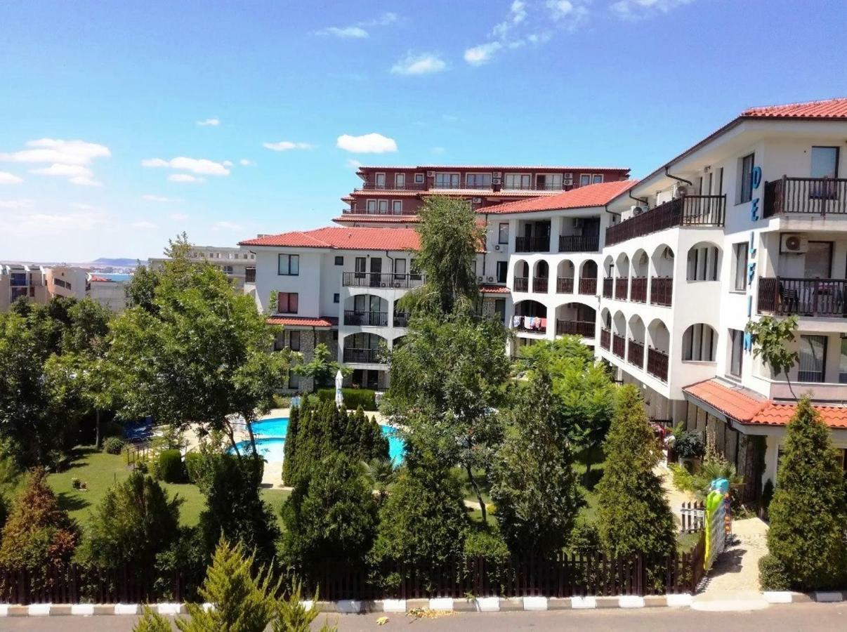 Marina Delfin Apartments - Top Location & Pet Friendly Свети-Влас Экстерьер фото